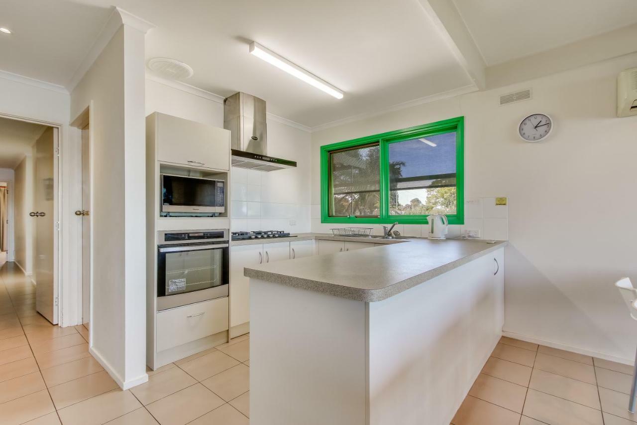 The Point Lakes Entrance Exterior foto