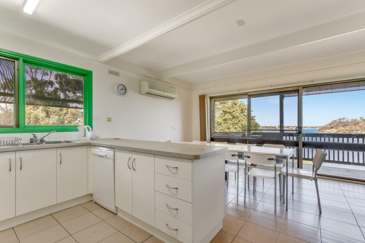 The Point Lakes Entrance Exterior foto